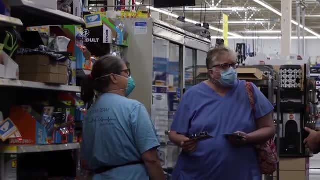 SMOKING_BLUNTS_IN_WALMART_(fake_employee_prank)